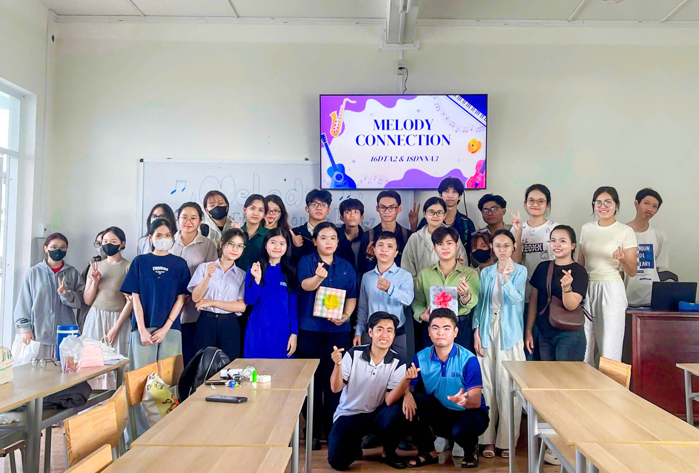 Câu lạc bộ Nói tiếng Anh tổ chức sinh hoạt chuyên đề tháng 3 với chủ đề “Melody Connection Show”